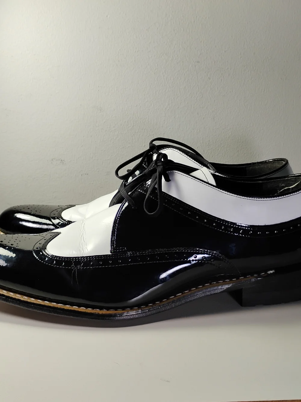 Stacy Adams Men’s Two-Tone Black and White Wingtip Oxfords